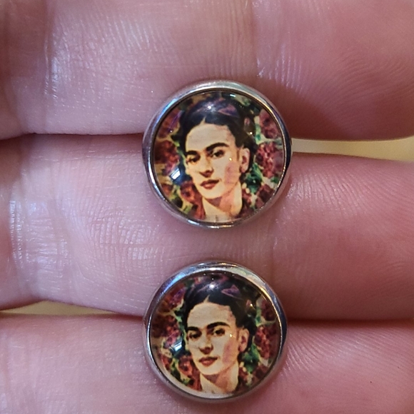 Petite Glass Costume Earrings Frida Kahlo Birds - Picture 2 of 7